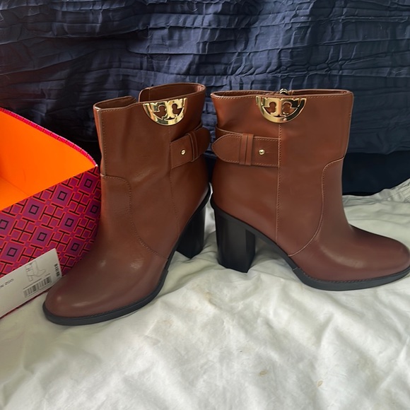 Tory Burch Sidney 85MM Bootie - Picture 1 of 11